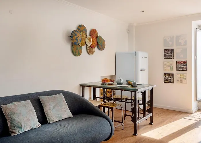 Alfama River Light Sunlit Views * 리스본