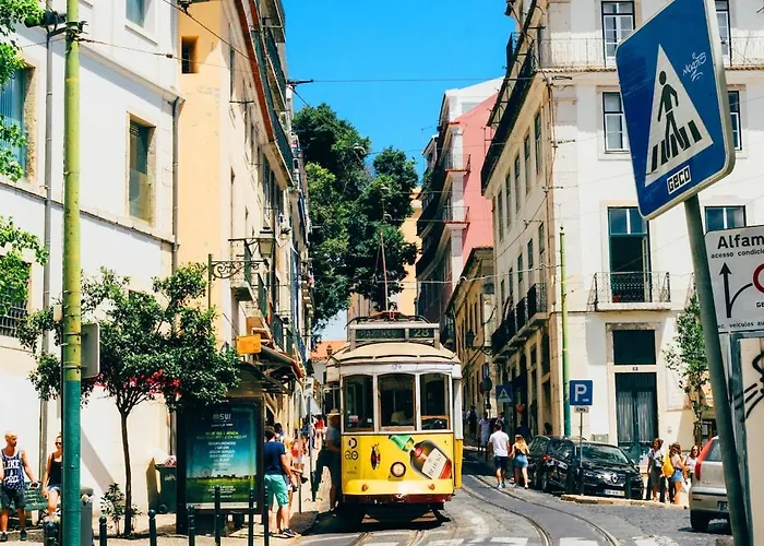 Alfama River Light Sunlit Views 아파트